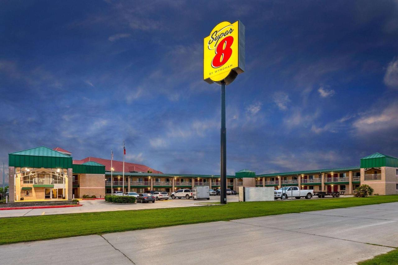 Super 8 By Wyndham Seguin Hotell Exteriör bild