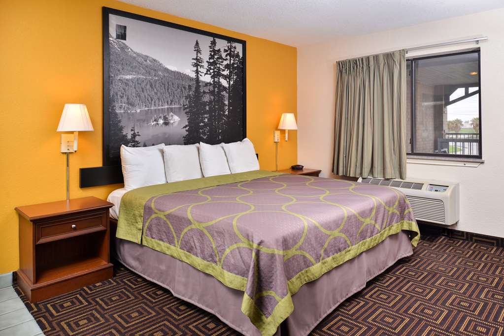 Super 8 By Wyndham Seguin Hotell Rum bild