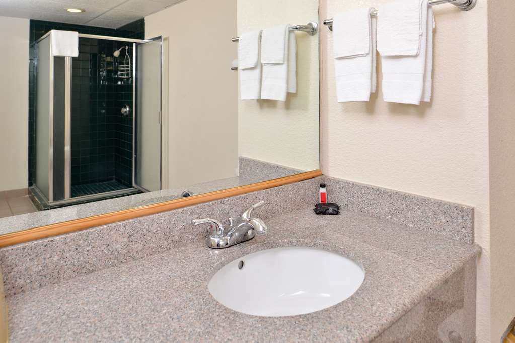 Super 8 By Wyndham Seguin Hotell Rum bild